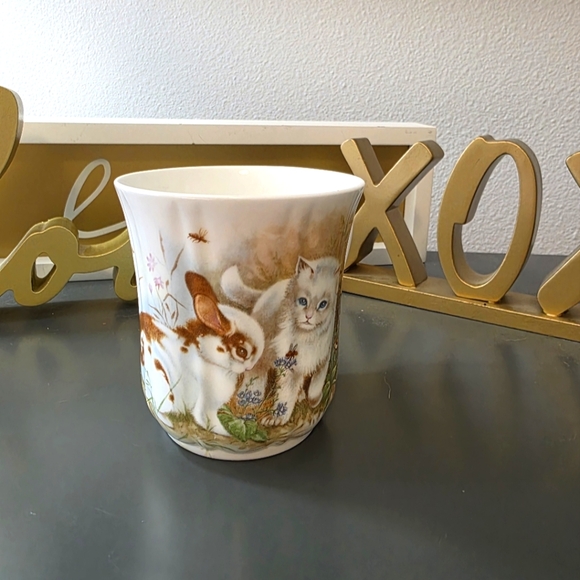 China Tea Cup - Picture 1 of 4